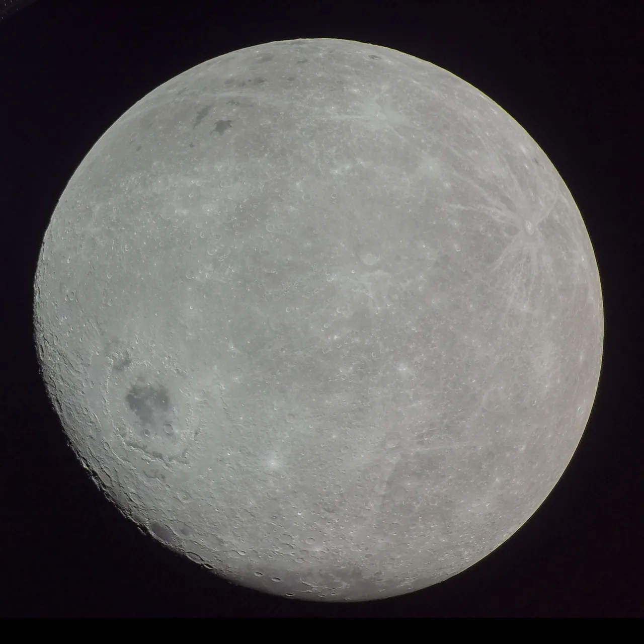 Maan, gefotografeerd door Orion (Artemis I)